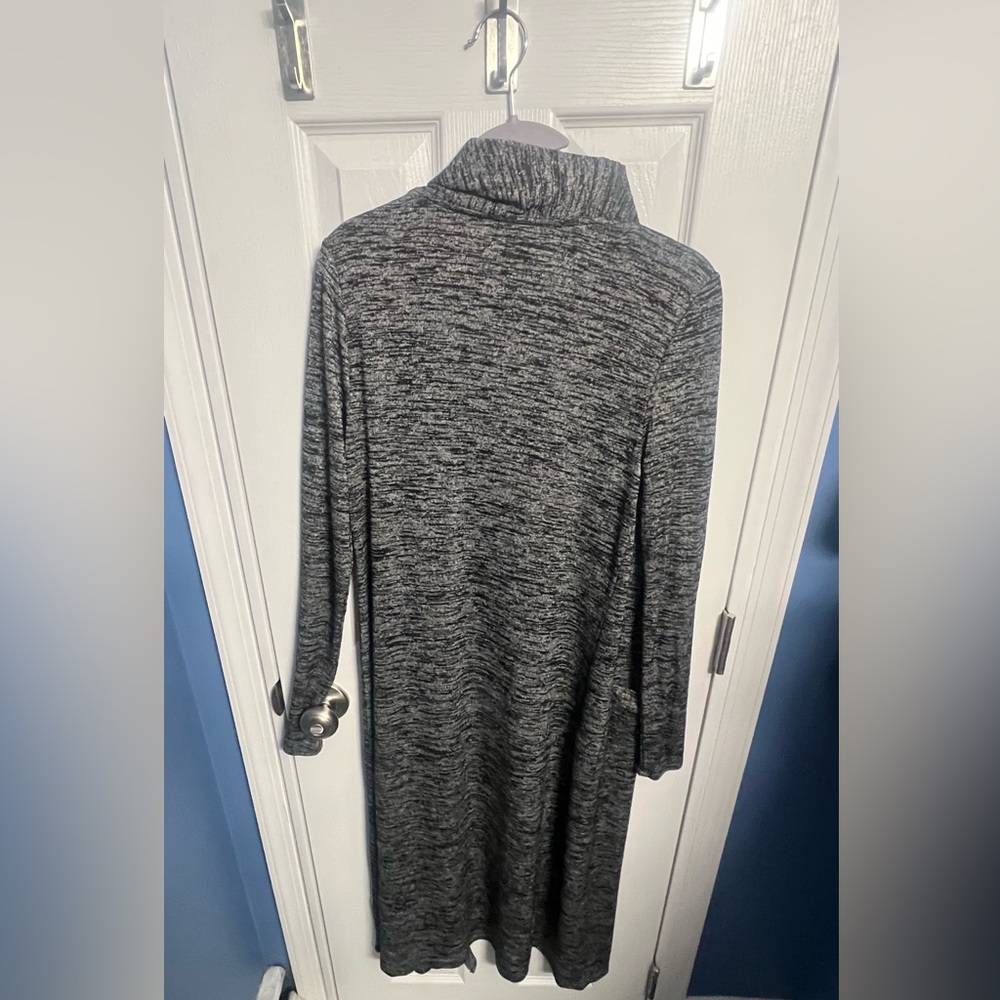 White House Black Market Charcoal Open Front Cardigan - Picture 3 of 3